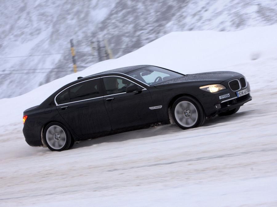  BMW 750Li xDrive 2008 года  (фото 3 из 16)